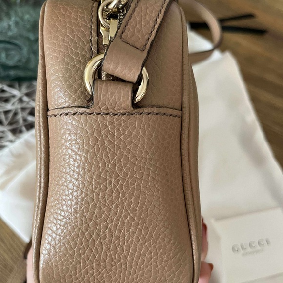 ❌SOLD❌GUCCI
Soho Disco Pebbled Leather Small Crossbody Bag Rose Beige - Picture 4 of 11